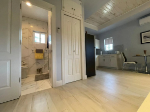 Nicoles Nest Brand New Exquisite Studio Hideaway