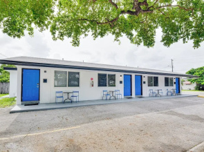 Centrally Located Hallandale Beach Condo