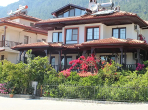 Moonhouse Apartments