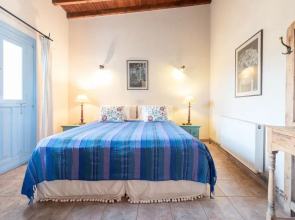 Adamos 1 br Hotel Apartments