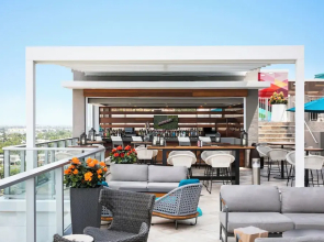 CIRC Hotel By Hosteeva