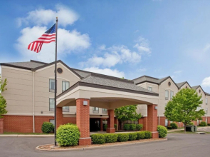 Comfort Inn & Suites Saint Louis Lafayette Square