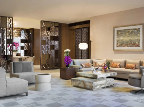 HUALUXE Shanghai Twelve at Hengshan by IHG