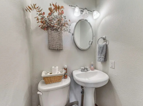 Condo w/ Hot Tub ~ 4 Miles to Ruidoso Winter Park!