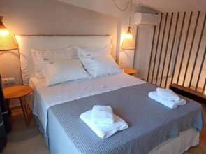 Ikies suties 3 luxury apartements by the sea