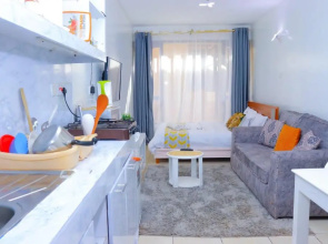 LaMeg Furnished Studio in Coral Bells Apartment