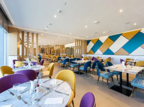 Отель Premier Inn Dubai Dragon Mart