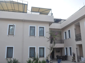 Dalyando Hotel