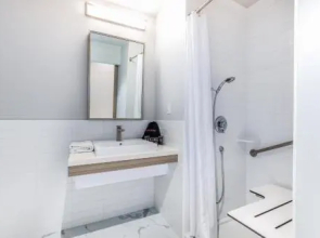 Aqsarniit Hotel and Conference Centre