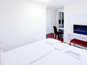 Suite Apartments by Livingdowntown