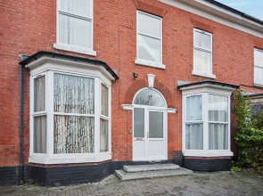 Host Stay Trafalgar Road