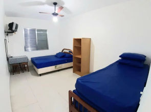 Sala-living/ 1 quadra da praia