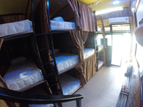 Coma Hostel and Travel Agency(โคมา เลาจน์ แอนด์ โฮสเทล)