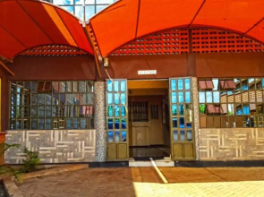 Esstana Hotel