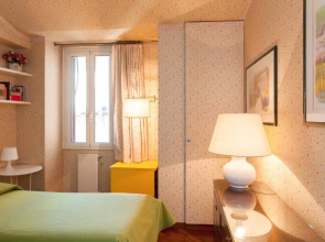 Dora Trevi Apartment