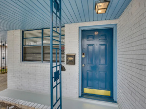 5 Mi to City Park: Charming Home Near Nola!