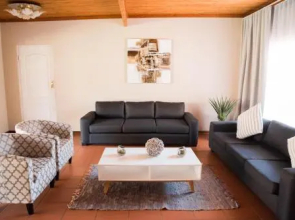 Cosy Menlyn Maine Appartment @ 201 J