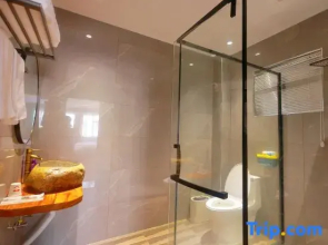 Huahua Coral Courtyard B&B (Weizhou Island Blue Bridge Branch)