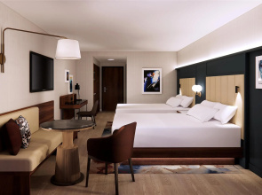 DoubleTree by Hilton North Vancouver