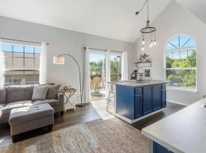 The Lazy Loft Stay for 4!