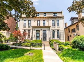 Modern 2BR Apartment With Netflix - Heart of DT Hamilton-