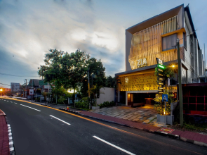 Daun Bali Seminyak Hotel