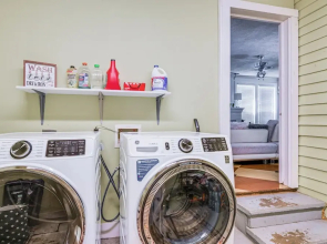 1 Mi to Dtwn: Family-friendly Brenham Bungalow!