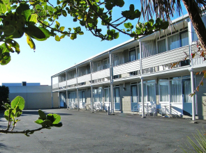 Westport Motor Hotel