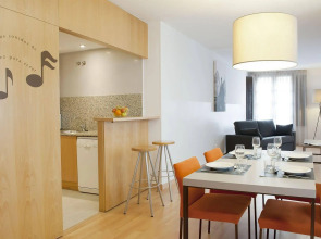 Aspasios Plaza Real Apartments