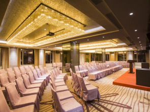 La Perle International Hotel - Free shuttle between hotel and Exhibition Center during Canton Fair & Exhibitor registration Counter