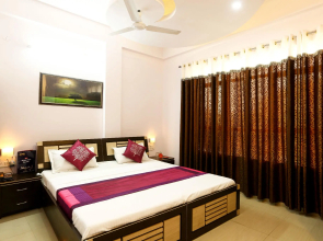 OYO 5799 Hotel Plaza Inn