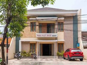 Toedjoeh Enam Homestay Surabaya