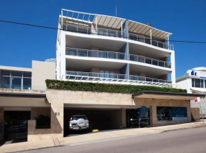 Cote D'Azur, Unit 11/61 Donald Street