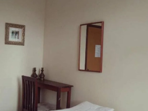 Brumas Hostel