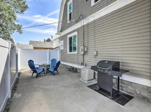 Sioux Falls Abode w/ Fire Pit - 1 Mi to Dtwn!