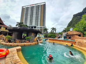 Ipoh Sunway Onsen Themepark Suite  6-11pax 2parkin