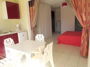 Studio in Le Gosier, With Enclosed Garden and Wifi - 280 m From the Be