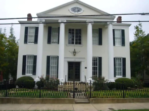 The Pillars in Natchez B&B
