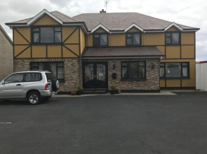 Clare Manor