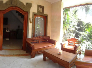 Pollok and Lemayeur Beach Front Hotel
