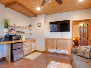 Woodsy Alton Couple's Retreat Near Bryce Canyon