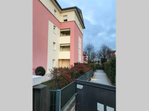 Apartment with free parking near the center