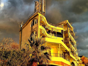 Malibu Apartments