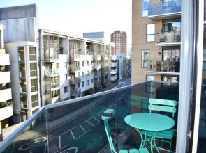 1 Bedroom Apartment With Balcony in Central Brighton