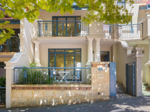 Luxurious Perth Townhouse