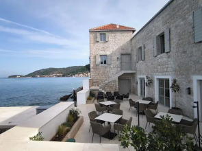 Marshal Club Hotel