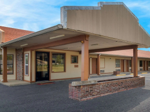 Econo Lodge Cornersville I-65