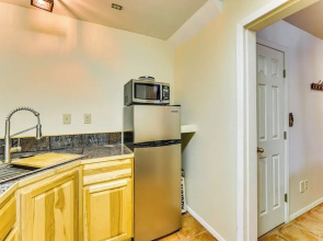 3 Mi to Angel Fire Resort! Quaint Apt on 2 Acres