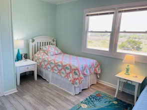 Turtley Paradise East 3 Bedroom Home by RedAwning