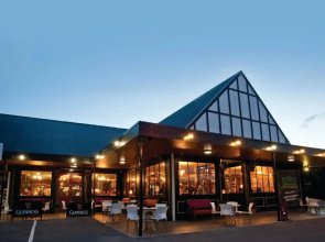 Arthur's Court Motor Lodge